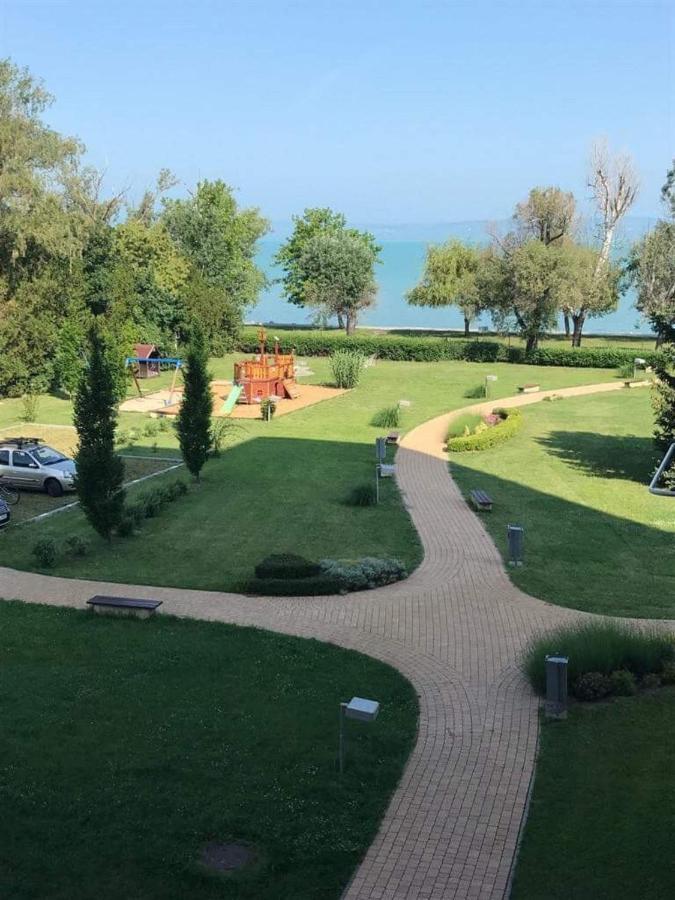 Sunrise Apartman Siófok Esterno foto