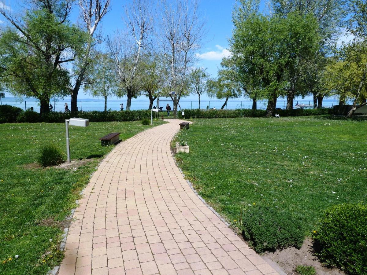 Sunrise Apartman Siófok Esterno foto