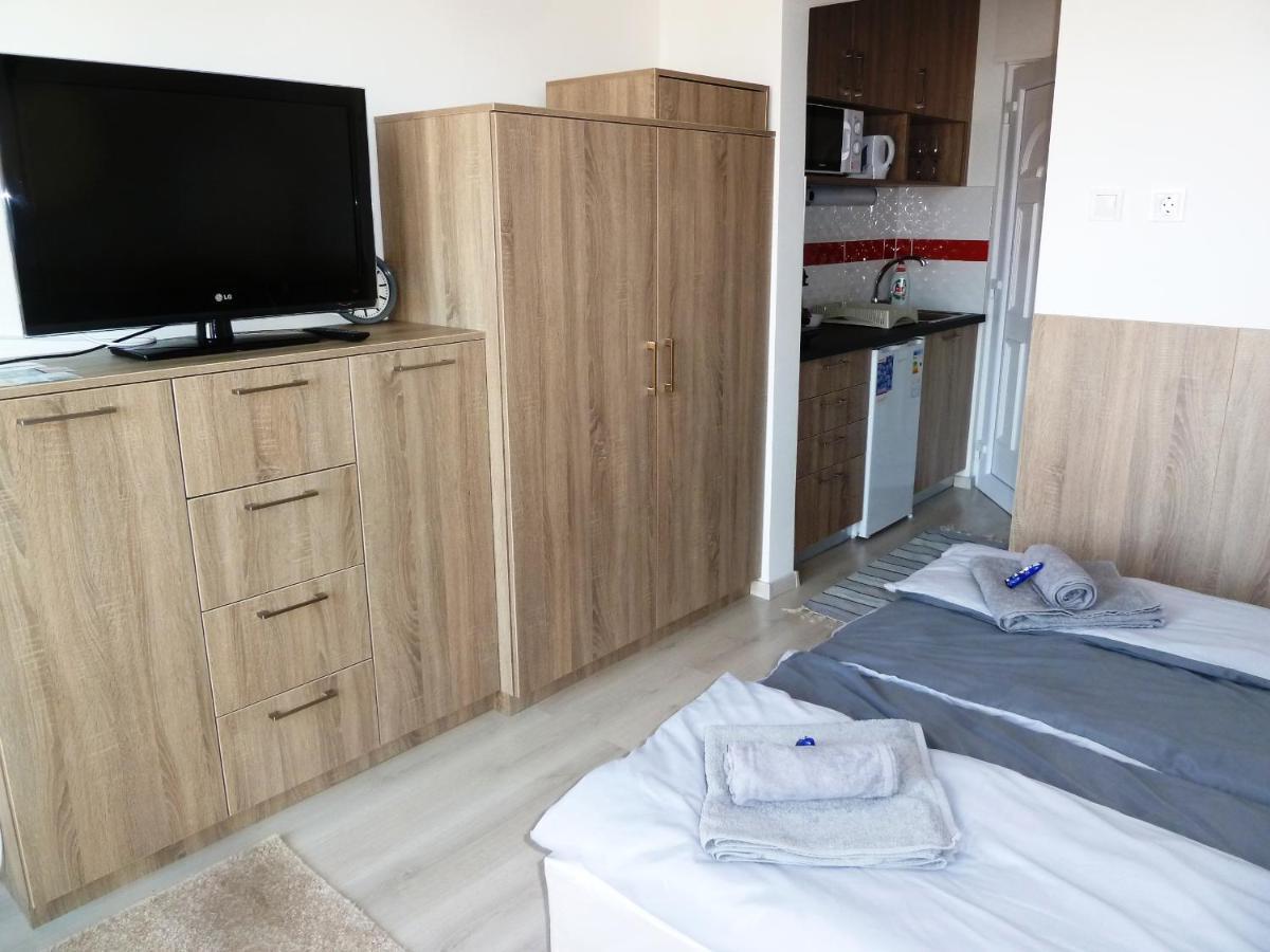 Sunrise Apartman Siófok Esterno foto