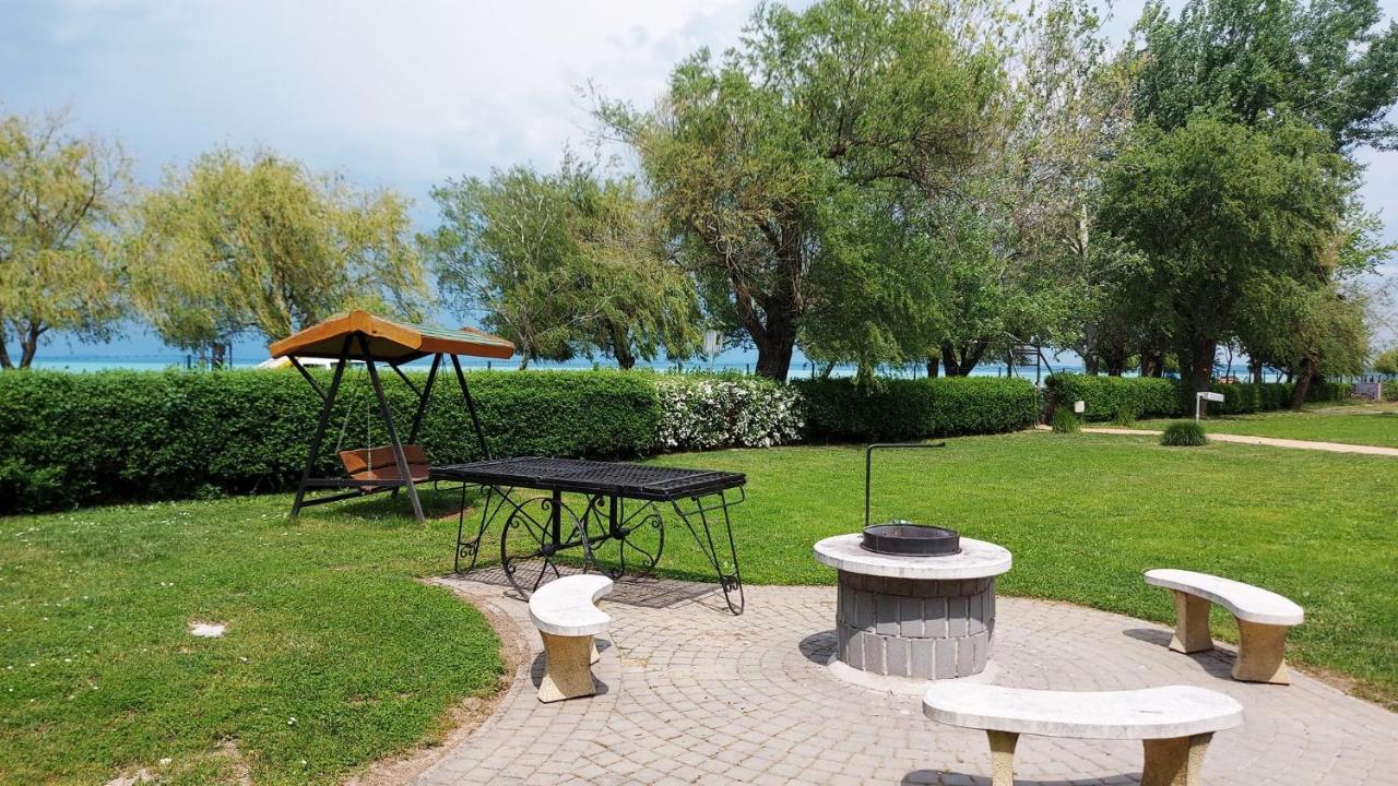 Sunrise Apartman Siófok Esterno foto