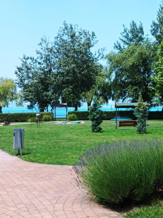 Sunrise Apartman Siófok Esterno foto