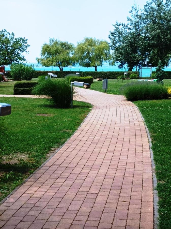 Sunrise Apartman Siófok Esterno foto